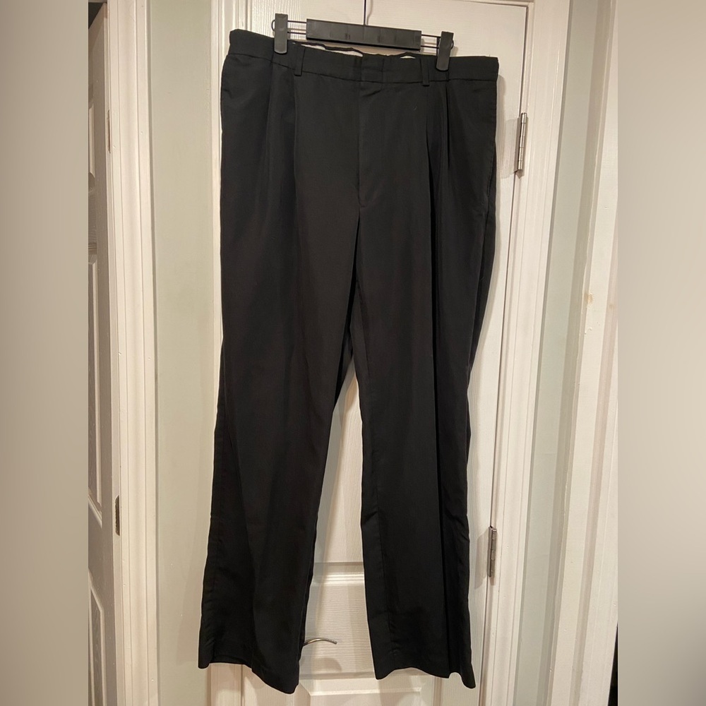 Geoffrey Beene Mens Size 36x32 Black Straight Leg Pleated Front Dress PantS
